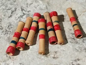 7 embouts en bois peints pour gonfler des ballons ou des jouet ancien ou autre - Foto 1 di 3