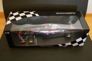 MINICHAMPS 1/18 INICHAMPS RB7 Vettel - Picture 1 of 10