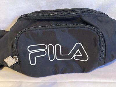 Riñonera de 3 bolsillos negra/blanca 14”x 6"" usada en excelente estado FILA para hombres/mujeres Foto 1 de 4