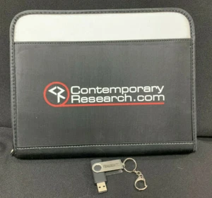 Schlüsselanhänger Contemporary Research Neopren Reißverschluss Tablet Abdeckung & Daumenantrieb REP SWAG - Bild 1 von 7