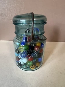 124 Vintage VERSCHIEDENE MURMELN mit blauer Glaskugel ideal #1 Glas mit Drahtdeckel Klemme - Bild 1 von 12