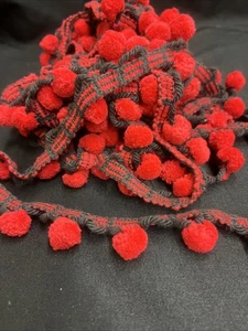 Vintage ROTER Bommel Ball Fransen mit schwarzem Rand 8+ Yards 1,25" W unbenutzt ungeschnitten Oma - Bild 1 von 6