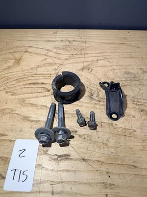 Nissan 350Z G35 G35x 2003-2008 OEM dirección asistida delantera pernos a subchasis Foto 1 de 4