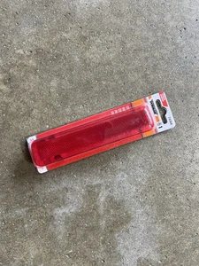 LH Rear Door Panel Red Courtesy Light Lens Interior for 03-06 Chevy GMC Cadillac - Picture 1 of 1