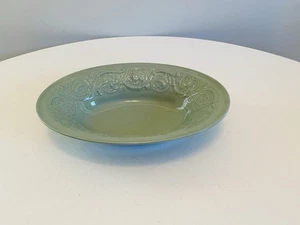Wedgwood Medway Green Embossed Floral Scroll Oval Serving Dish Serving Bowl Flaw - Picture 1 of 12