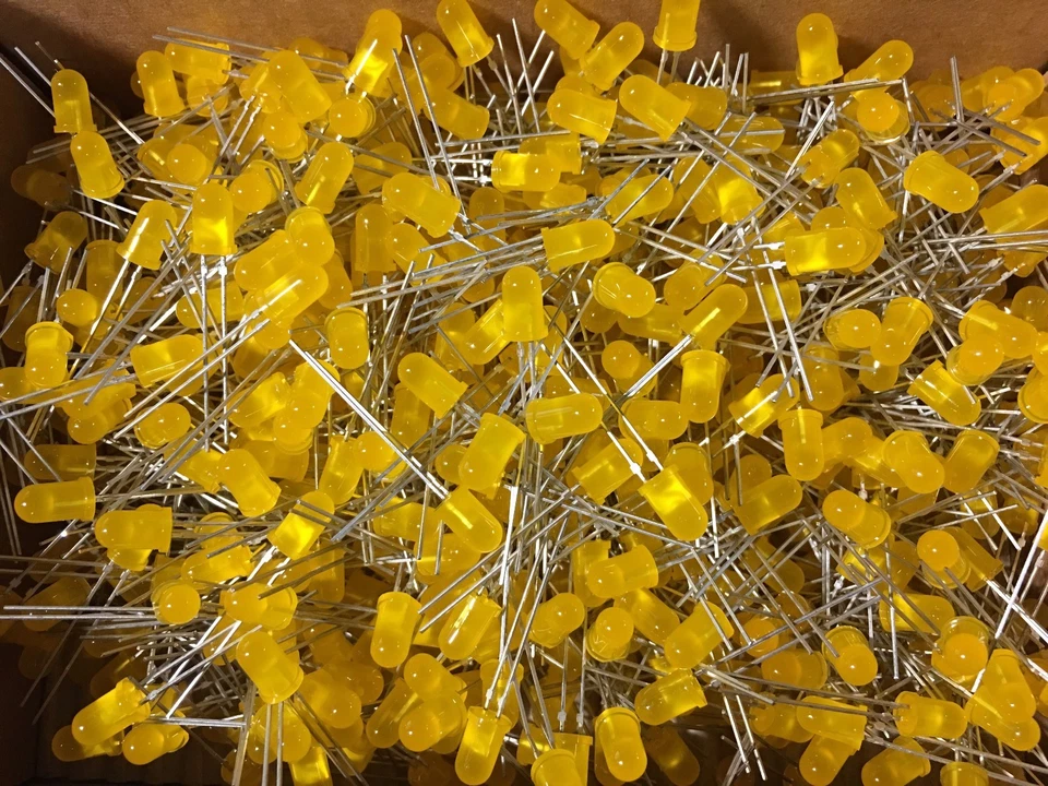 1 PCs LY5360 Standard T-1 3/4 5 mm LED Through Hole YELLOW ORIGINAL OEM PARTS - Image 1 of 1