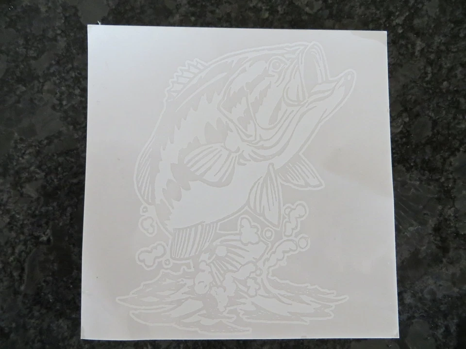 Новый рыболовная наклейка - белый прыгающий большой рот окуня - 5 x 5 дюймов - Изображение 1 из 1