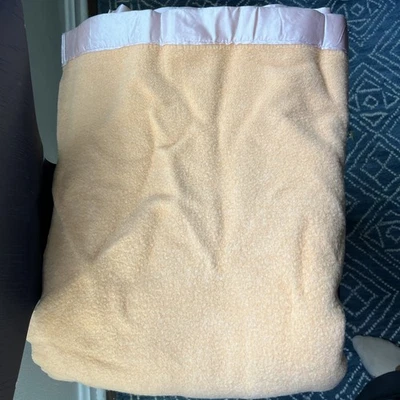 Vintage Pendleton Wool Blanket Pink Salmon Satin Trim 58" x 88" USA - Image 1 of 4