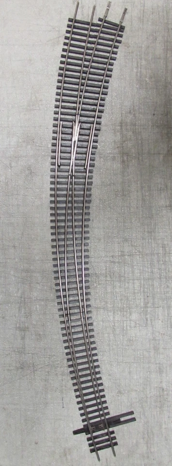SHINOHARA NICKLE/SILVER RH CURVED SWITCH TURNOUT CODE 83 HO SCALE (LOT 292) - Image 1 of 2