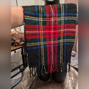 Red and green checkered scarf - Picture 1 of 8