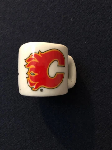 NHL Collectible Mini Mug Calgary Flames Gumball Hockey Cover