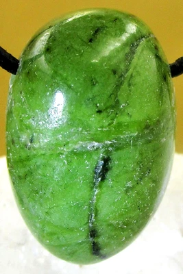 Nephrit   XL  TROPFEN   Anhänger   TROMMELSTEIN     gebohrt     Nr.20 - Bild 1 von 2