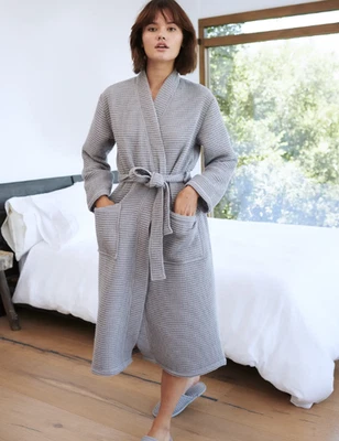 NUEVO CON ETIQUETAS BATA GOFRE TURCA ORGÁNICA QUINCE TALLA GRANDE GRIS L VENTA AL POR MENOR $50 100% ALGODÓN Foto 1 de 4