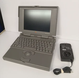 Vintage Apple Macintosh Powerbook 150 1994 (HDD 250MB, 8MB RAM) -FUNZIONANTE, BAD BATT - Foto 1 di 14