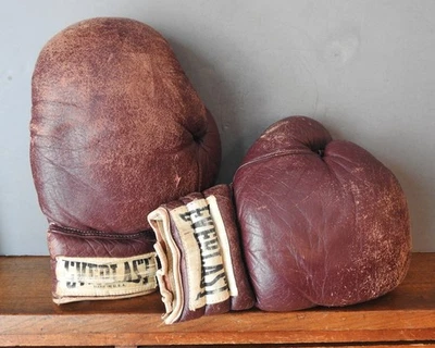 Guantes de Boxeo Everlast Cuero Borgoña Oscuro Años 50 Años 60 GRAN EXHIBICIÓN Foto 1 de 4