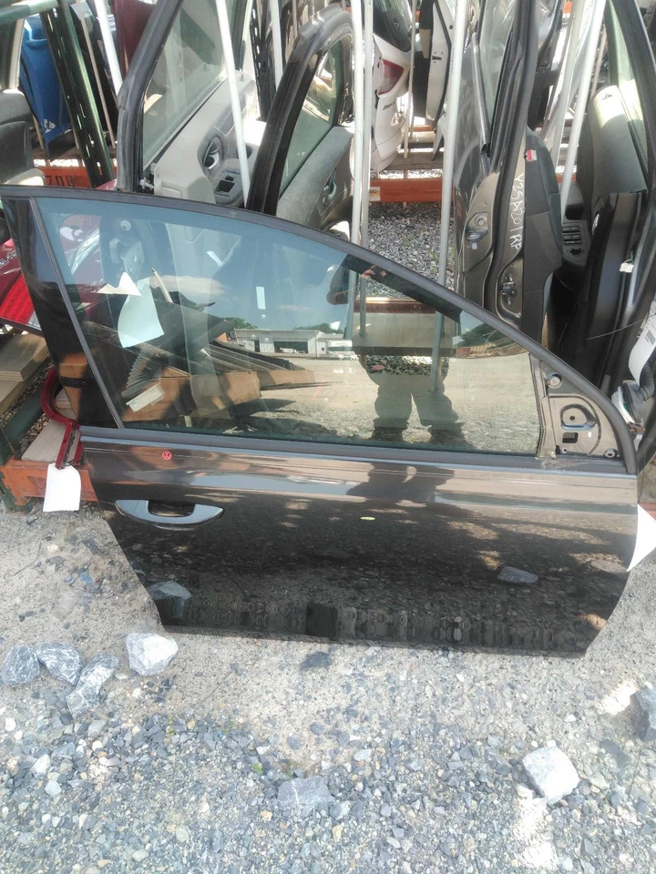 Used Front Right Door Assembly Front fits: 2012 Volkswagen Golf gti Htbk electri — 第 1/4 张图片