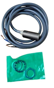 Omron E2E-X5E1 Proximity Switch 12 To 24 V DC 2 M Omron E2E-X5E1 Proximity - Picture 1 of 5