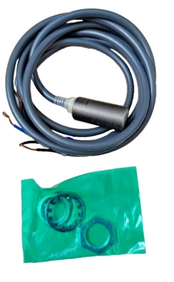 Omron E2E-X5E1 Proximity Switch 12 To 24 V DC 2 M Omron E2E-X5E1 Proximity - Image 1 of 4