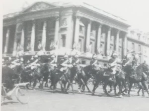 8 Vintage Photo Europe & GI's Small Size Black & White 1930's - Picture 1 of 24