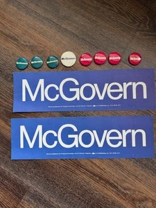 McGovern 1972 - 2 pegatinas de parachoques, 4 alfileres rojos de campaña, 3 alfileres azules, 1 alfiler blanco - Imagen 1 de 4