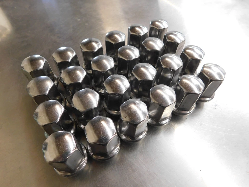 GM Factory GMC Chevy OEM Lug Nuts Set of 24 (14mmx1.5) - Image 1 of 3