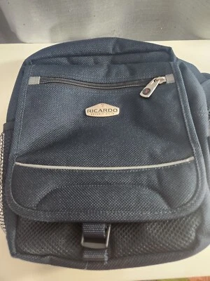 Bolso Bandolera de Viaje Ricardo Beverly Hills Negro Bolsillos Ajustable Correa para el Hombro Foto 1 de 4