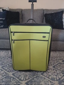 Victorinox Werks Traveler Upright 27” Expandable Suitcase Green/ Black - Picture 1 of 14