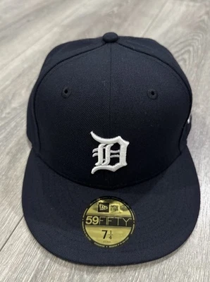 Detroit Tigers New Era 59Fifty Fitted Hat Size 7 1/4 Navy Color - Image 1 of 4