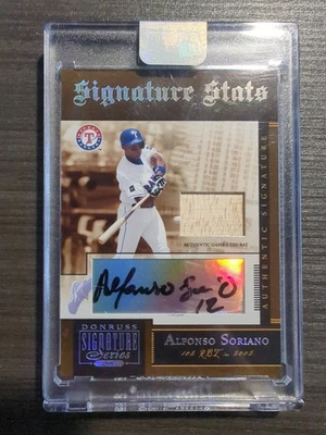 2005 Donruss Signature Series Stats Materials Alfonso Soriano #SS-4 Auto - Image 1 of 2