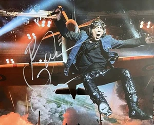 BRUCE DICKINSON HANDSIGNIERTES IRON MAIDEN 8x10 FOTO - Bild 1 von 1