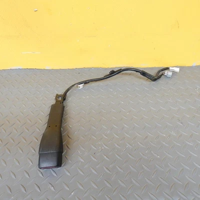 Lexus RC350 2015-2019 hebilla de cinturón de seguridad frontal lateral Rh OEM Foto 1 de 4