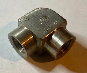 AN939-4C Pipe Elbow, 90 deg, Internal Screw Thread - Picture 1 of 2