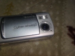 Sony Cyber Shot DSC-U10 1.3 MP Vintage Digital Camera Used Tested - Picture 1 of 8