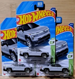 3 Stück Hot Wheels '24 Chevy Silverado EV RST Green Speed Silber Neu im Paket - Bild 1 von 6