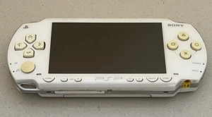 PSP 1000 Ceramic White - GOOD CONDITION + Official Sony Memory 32GB + Charger - Picture 1 of 3