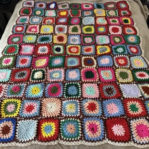 Manta afgana cuadrada de ganchillo de abuela estilo Roseanne 50x62 multicolor - Imagen 1 de 7