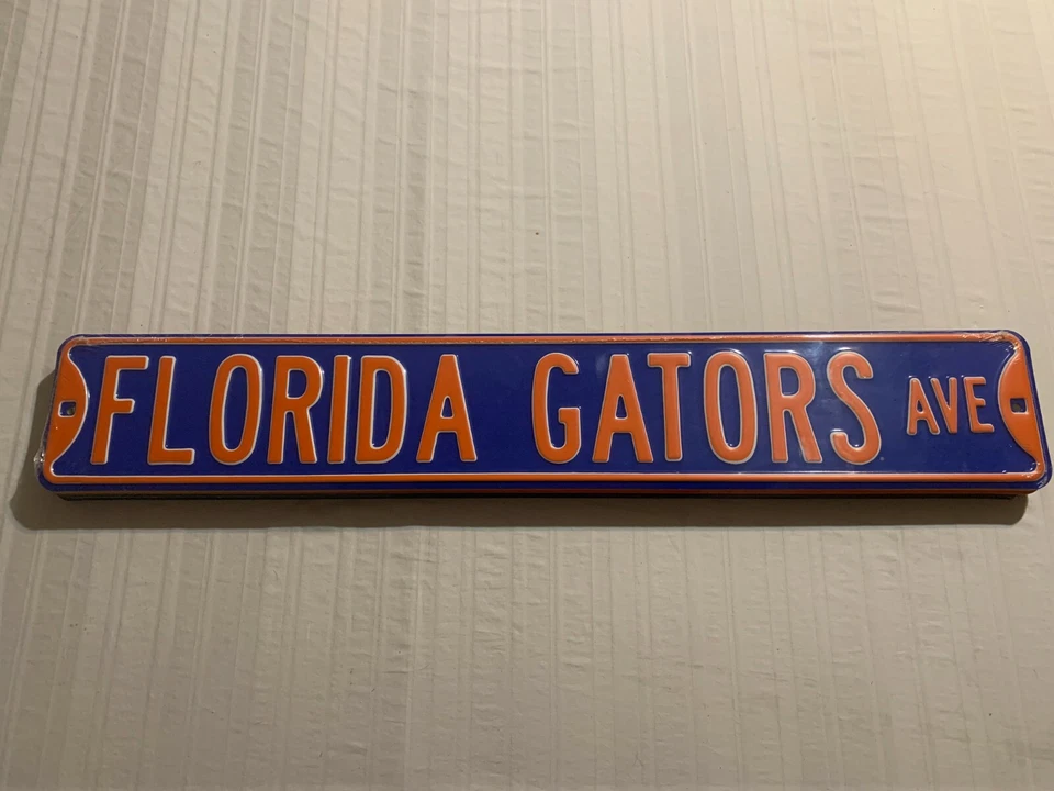 Letrero de calle de acero resistente Florida Gators NCAA azul 36" x 6" nuevo Foto 1 de 1