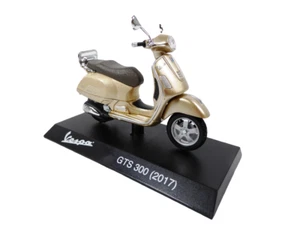 Piaggio Vespa GTS 300 (2017) - 1:18 Maisto Diecast Motorcycle Scooter S1005 - Picture 1 of 6