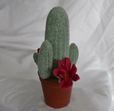 6 cactus Saguaro artificiales con flores rojas/rosadas - decoración de eventos del suroeste Foto 1 de 4