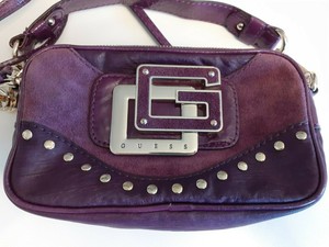 borsa guess violet