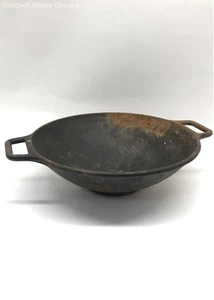 15" Lodge Cast Iron Wok W/Handles - Picture 1 of 5