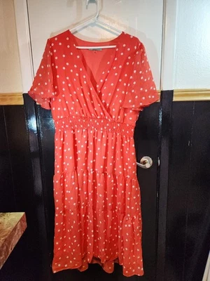 Vestido para mujer Danny and Nicole talla 16 rojo a lunares cuello en V calce y acampanado  Foto 1 de 4