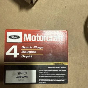 Set Of 4 NEW FORD MOTORCRAFT SPARK PLUG SP-433 / Ford AGSF32WM PLATINUM - Picture 1 of 7