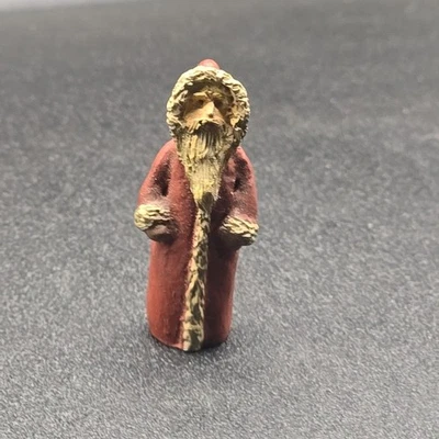 "Mini estatuilla coleccionable de juguete de Papá Noel de madera pintada de colección para casa de muñecas de 1,5""" Foto 1 de 4