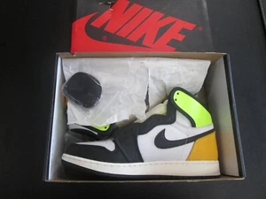 Nike Air Jordan 1 Retro High OG GS 575441-118 Weiß Schwarz Gold Volt Größe 7Y Neu im Karton - Bild 1 von 6