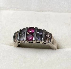 Sterling Silber 925 Modeschmuck Ring mit 10 Steinen simulierter Rubin lila Größe M - Bild 1 von 12