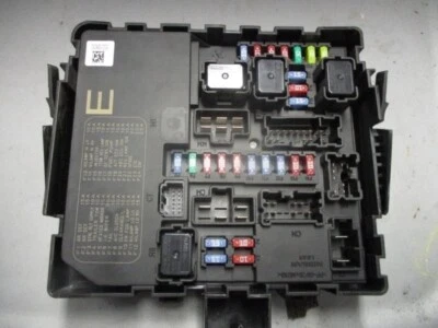 2010-2019 Nissan Frontier Nissan Pathfinder Engine Fuse Box 2.5L-4.0L OEM - Image 1 of 2