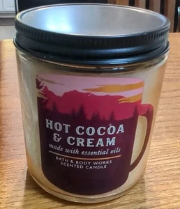 Bath & Body Works Hot Cocoa & Cream Candle Chocolate Marshmallow Milk 7 Oz NWT - Picture 1 of 5