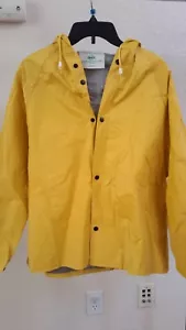 Boss Manufacturing Rain Jacket Men's Size Small Yellow Waterproof Coat Snap EUC - Picture 1 of 12