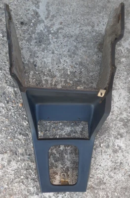 Console central dianteiro BMW E30 - Imagem 1 de 4